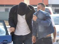 Seni bu çubukla deşeriz