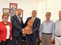 İzmir’in Menemen ilçesi’nden bir heyet Gazimağusa Belediyesi’ni ziyaret etti