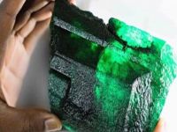 Afrika'da devasa zümrüt taşı bulundu