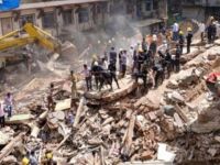 Hindistan'da bina çöktü: 8 ölü