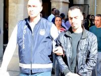 Evde kırılmadık eşya bırakmadı!