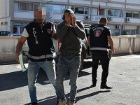 Davasını dışarda bekleyecek