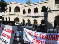 Kamu-İş ile KTAMS Girne Kaza Mahkemesinde bugün tam gün grevde…