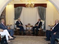 Cumhurbaşkanı Akıncı, APECR siyasi grubu başkan yardımcıları Hans-Olaf Henkel ile Geoffrey Van Orden'i kabul etti