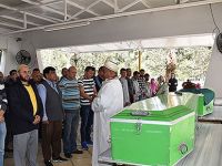 Sırlarıyla uğurlandılar