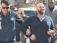 Duruşmasını dışarda bekleyecek