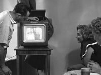 Televizyon reklam pastasını internete kaptırıyor