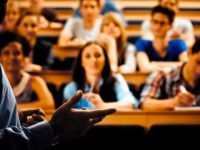 Ya kaçak çalışıyorlar ya da yasa dışı işlere bulaşıyorlar