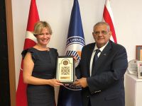 Ünlü sunucu Tuluhan Tekelioğlu DAÜ’de söyleşi gerçekleştirdi