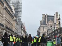 Fransa'da akaryakıt zammı protestolarında 263 kişi yaralandı, 630 kişi gözaltına alındı