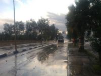 Yağmurun ardından ortalığı sel götürdü: Bazı yollar trafiğe kapatıldı!