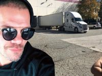 Ünlü oyuncu TIR şoförü oldu
