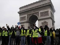 Fransa'da akaryakıt zamları 2019 yılı için iptal edildi