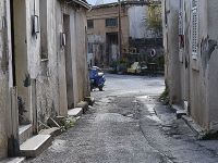 Surlariçi diken üstünde