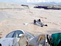 12 ev, 93 yol, 143 araç zarar gördü