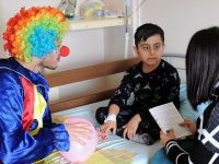 Çocuk hastalara şifa niyetine masal