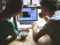 Eşinizi sosyal medyada kontrol ediyor musunuz?