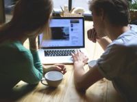 Eşinizi sosyal medyada kontrol ediyor musunuz?