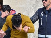 Arabada yakalandılar