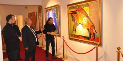 Özyiğit, Cumhuriyet Sergisi'ni ziyaret etti