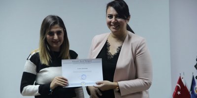 Akter DAÜ öğrencileriyle deneyimlerini paylaştı