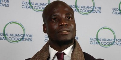 'Siyahi de beyaz da değilim, kahverengiyim'