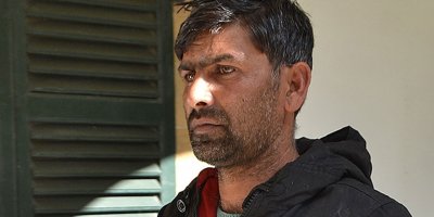 Kendi kendini ele verdi