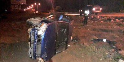 Araba toprak sete çarptı takla attı