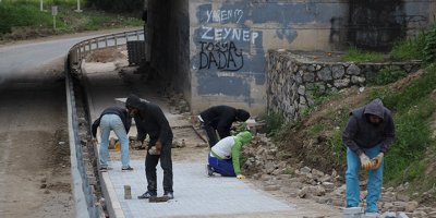 Alt geçitte kaldırım çalışmaları sürüyor