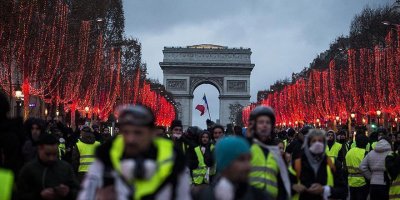 Fransa'da izinsiz gösteriler ve şiddet olayları cezalandırılacak