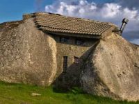 Taş Devrinde Çıkma: Stone House