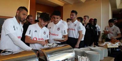 Antalya kampını sürdüren Beşiktaş barbekü yaptı