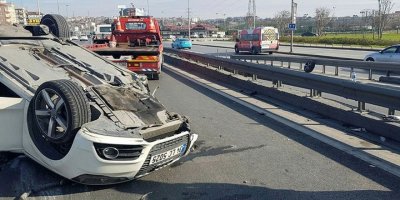 E-5'i kilitleyen kuş! Kuşa çarpmamak için manevra yaptı, araç takla attı