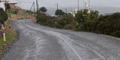 "Yol değil nadas tarla"