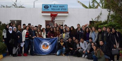 DAÜ YDİHO öğrencileri yaşlıları ziyaret etti