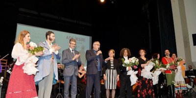 Akıncı Cumhurbaşkanlığı senfoni orkestrası'nın sahnelediği aşk iksiri operasını izledi