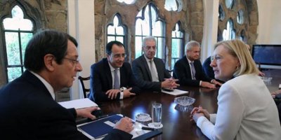 Anastasiadis Spehar ile görüştü