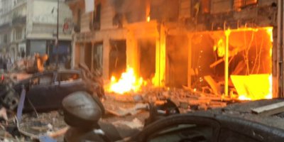 Paris'te patlama! (Video Haber)