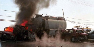 Nijerya'da akaryakıt tankeri patladı: 12 ölü