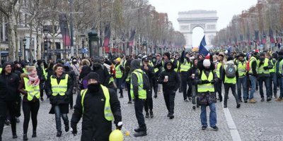 Fransa'da Sarı Yeleklilerin gösterileri 9'uncu haftasında