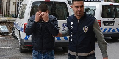 Barmen içki çaldı