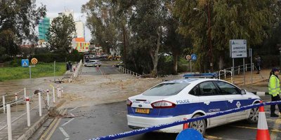 Kanlı Dere asfalttan aktı