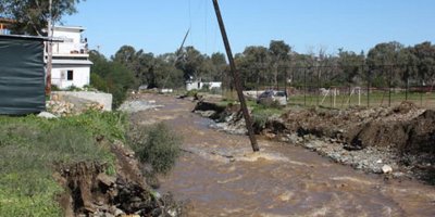 KIB–TEK dere yatağına direk dikti!