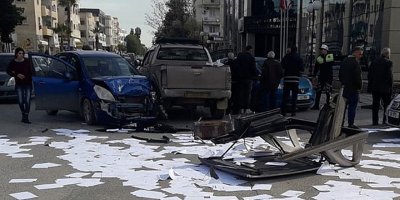 Kopan kapak diğer aracın üzerine uçtu