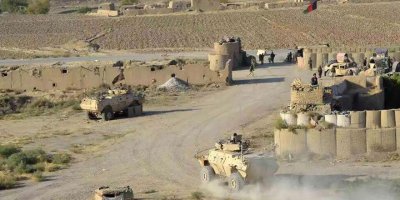 Afganistan'da Taliban askeri kampa saldırdı: 12 ölü