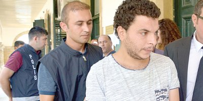 Akıl sağlığı muayenesinden geçiyor