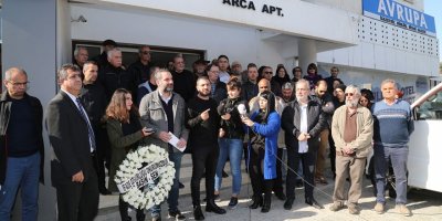 Levent: “Kıbrıs’ın askersizleşmesinden ve birleşmesinden yanayız”