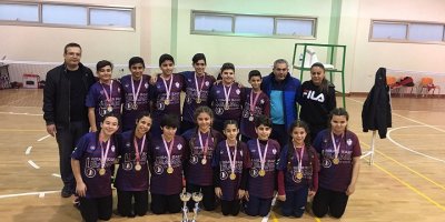 Yakın Doğu Koleji Badminton’da Erkeklerde ve Kızlarda Çifte Şampiyonluğa Ulaştı...