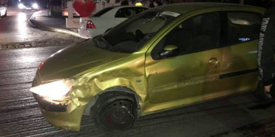 Kiralık arabadaki 3 alkollü genç tutuklandı