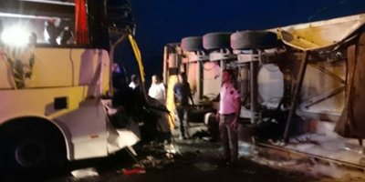 Kamerun'da tır ile otobüs çarpıştı: 23 ölü